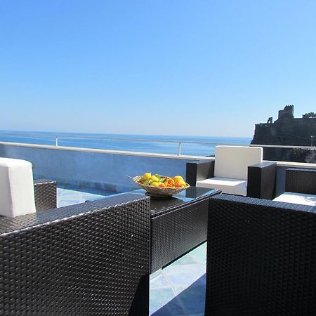 La Terrazza Sul Mare Bed and Breakfast Aci Castello Exteriör bild