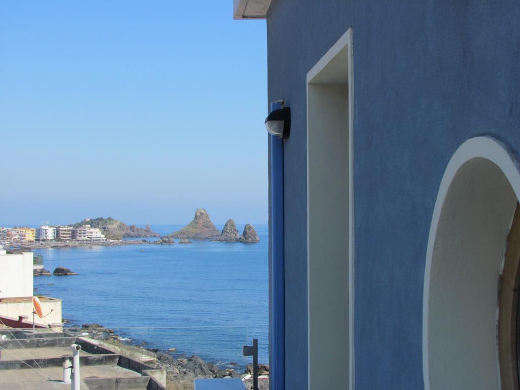 La Terrazza Sul Mare Bed and Breakfast Aci Castello Exteriör bild