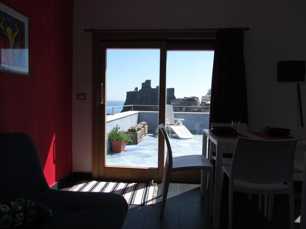 La Terrazza Sul Mare Bed and Breakfast Aci Castello Exteriör bild